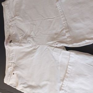 Bill Blass jeanswear white plus size 22W stretch capri embroidered back …